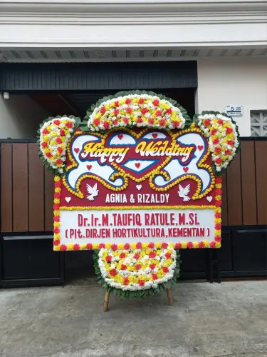 Papan Bunga Pernikahan madurejo